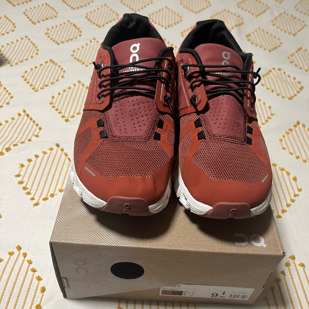 Very good used condition OC Cloud shoes